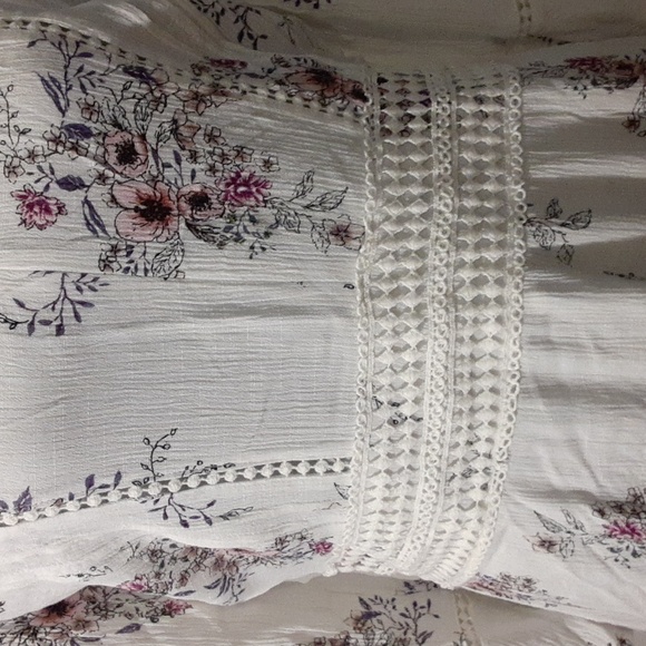 American rag v neck floral dress - Picture 2 of 8